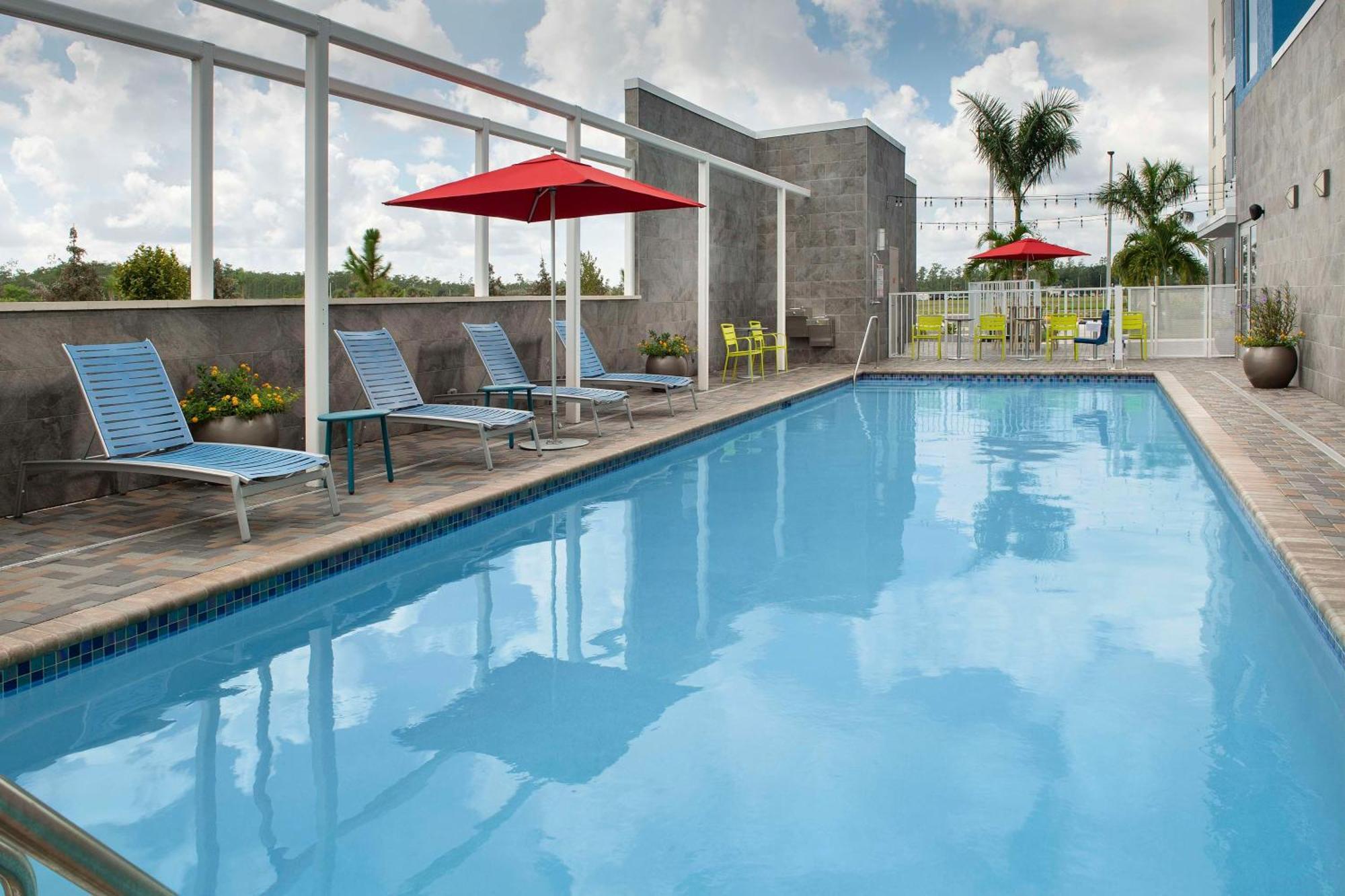 Home2 Suites By Hilton Fort Myers Airport Zewnętrze zdjęcie