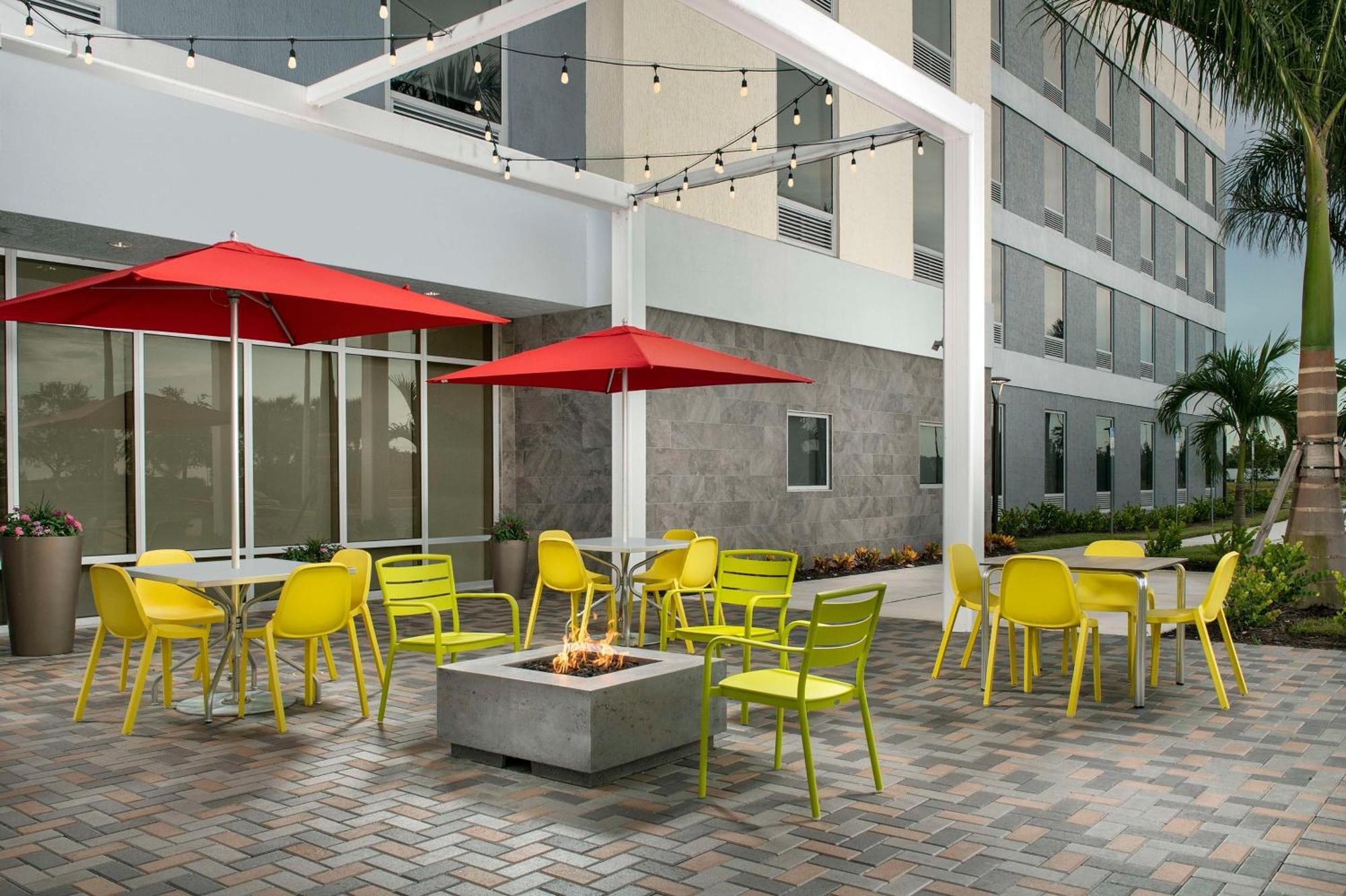 Home2 Suites By Hilton Fort Myers Airport Zewnętrze zdjęcie